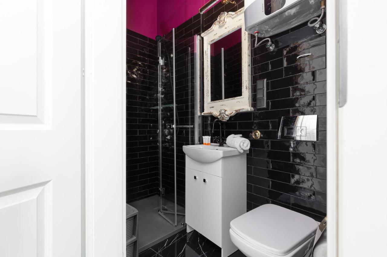 Apartment Przy Placu Zamkowym By Renters Warschau